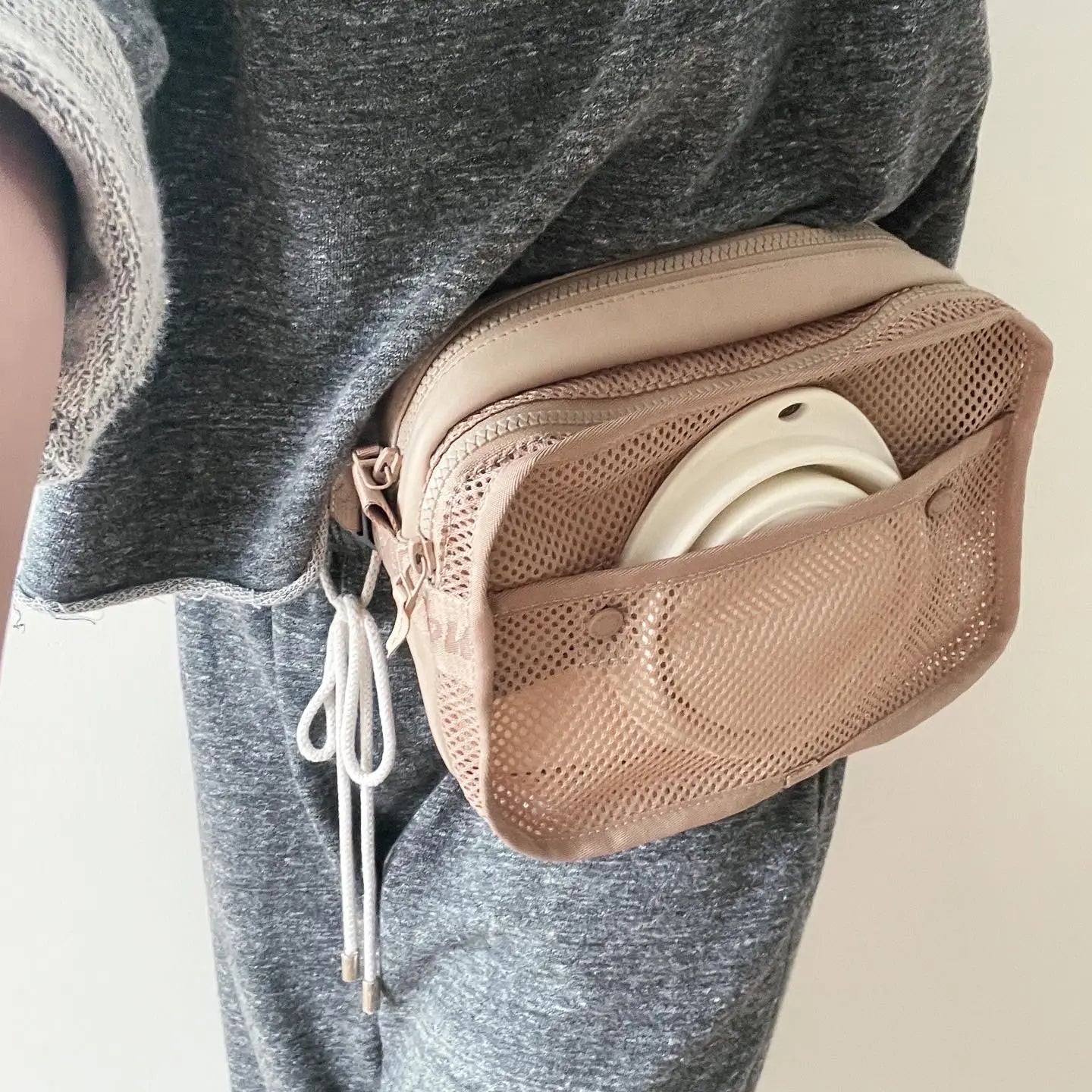 COLLECTION BAG, INTEGRATED POOP BAG DISPENSER